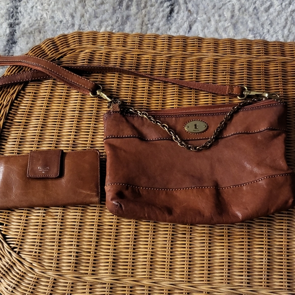 Fossil Purse and Wallet - Picture 4 of 8